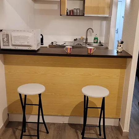 Grand Confortable Jusqu'a 4 Personnes