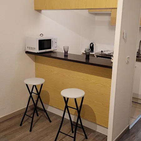 Grand Confortable Jusqu'a 4 Personnes *