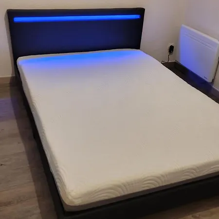 Grand Confortable Jusqu'a 4 Personnes * דינייה-לה-בן