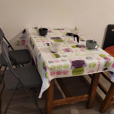 Grand Confortable Jusqu'a 4 Personnes דירה