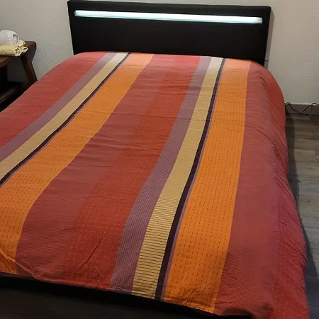 Grand Confortable Jusqu'a 4 Personnes * דינייה-לה-בן